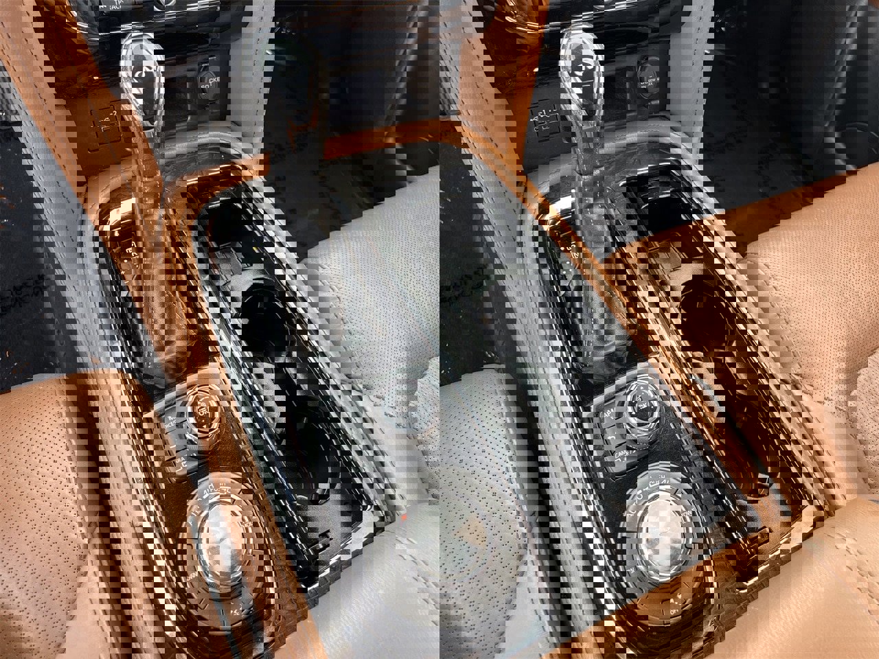 Used 2021 INFINITI QX80 Sensory w/ All-Season Package image 17