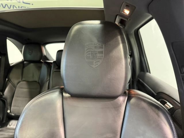 Used 2017 Porsche Cayenne Platinum Edition AWD/4WD image 23