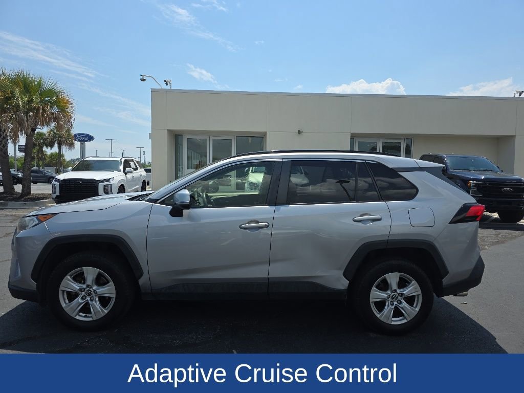 Used 2019 Toyota RAV4 XLE w/ Convenience Package FWD image 5