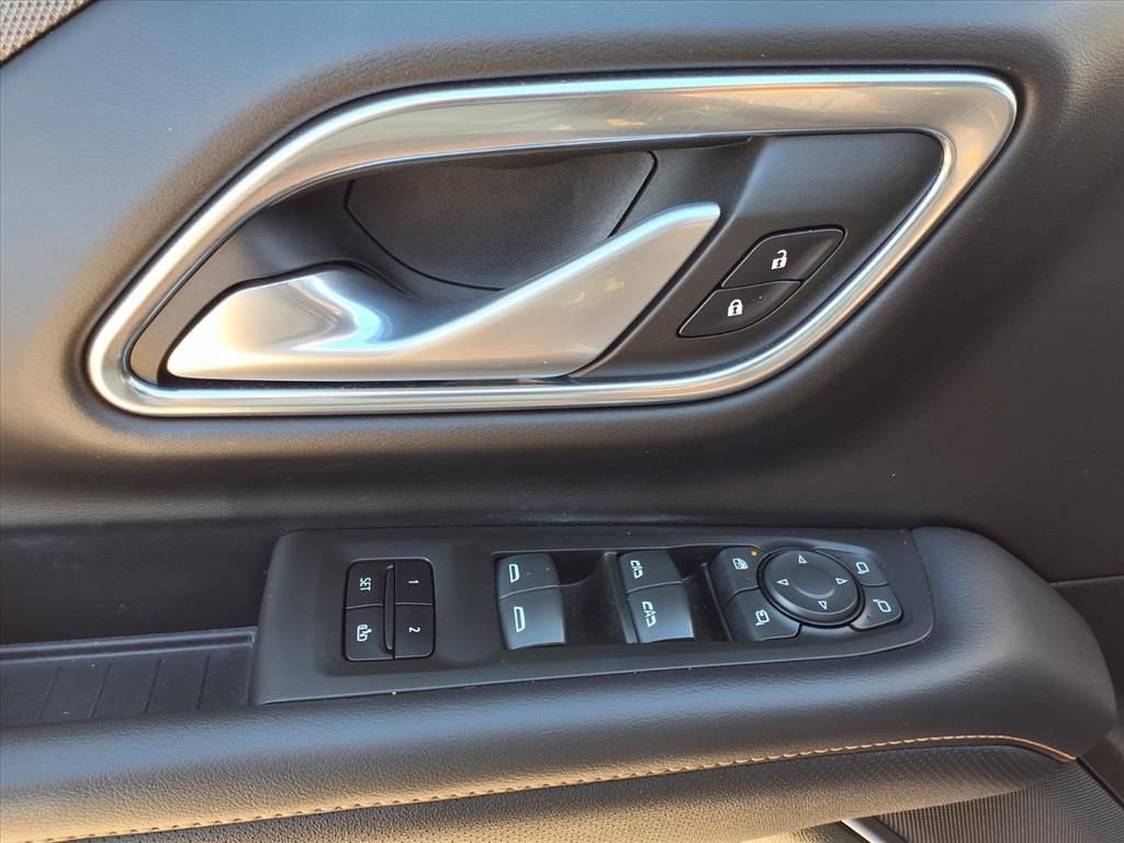 Used 2022 GMC Yukon AT4 image 21