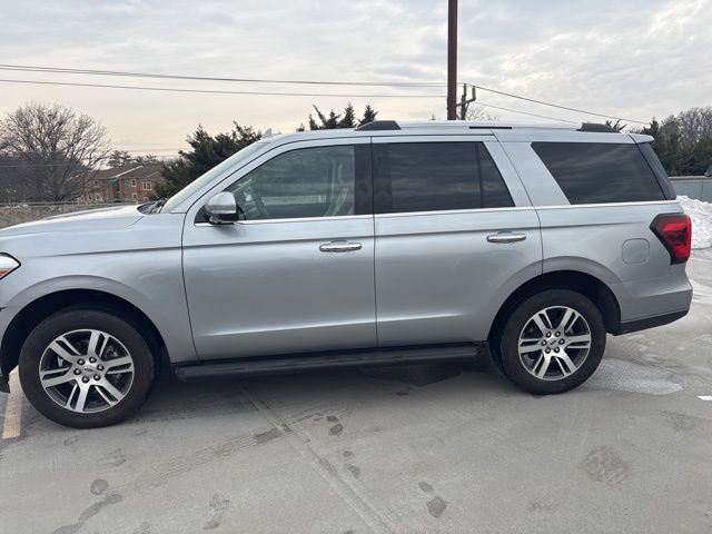 Used 2024 Ford Expedition Limited image 2