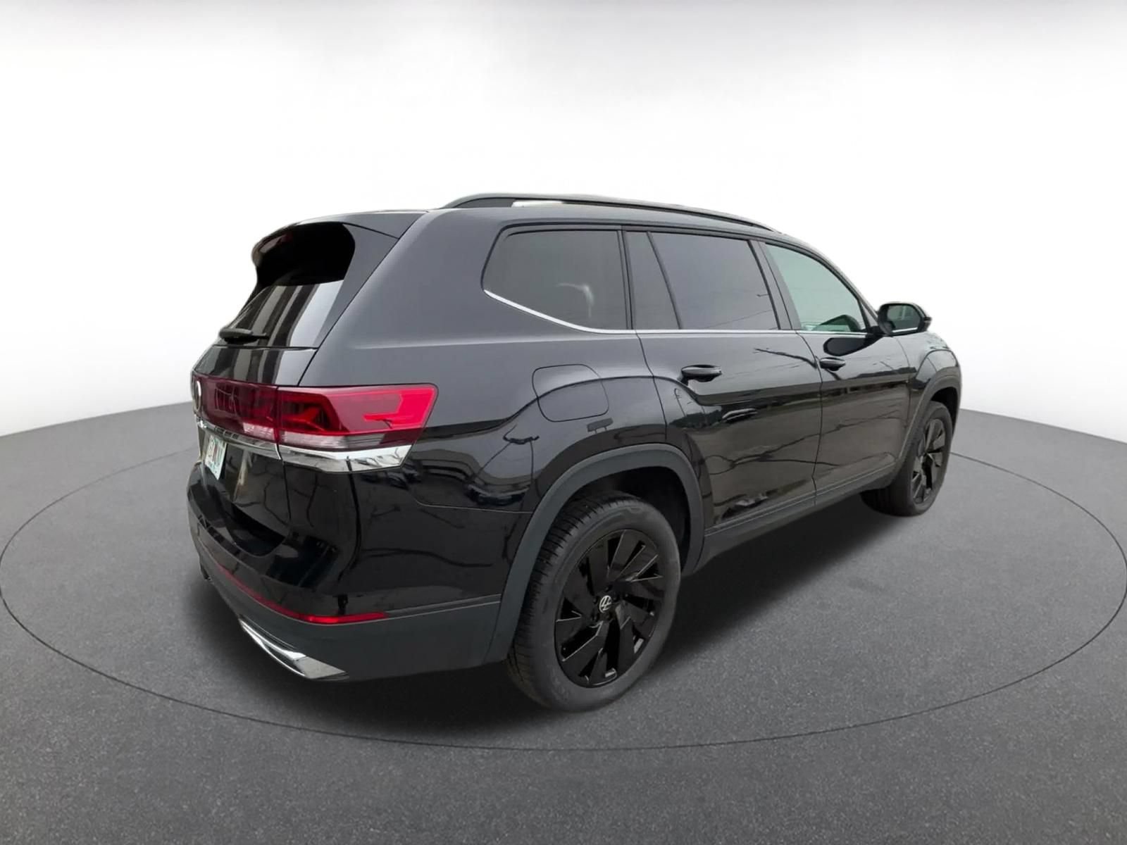 Used 2026 Volkswagen Atlas SE FWD image 12