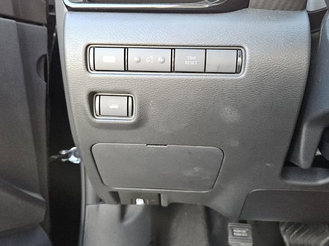 Used 2025 Nissan Sentra SV FWD image 25