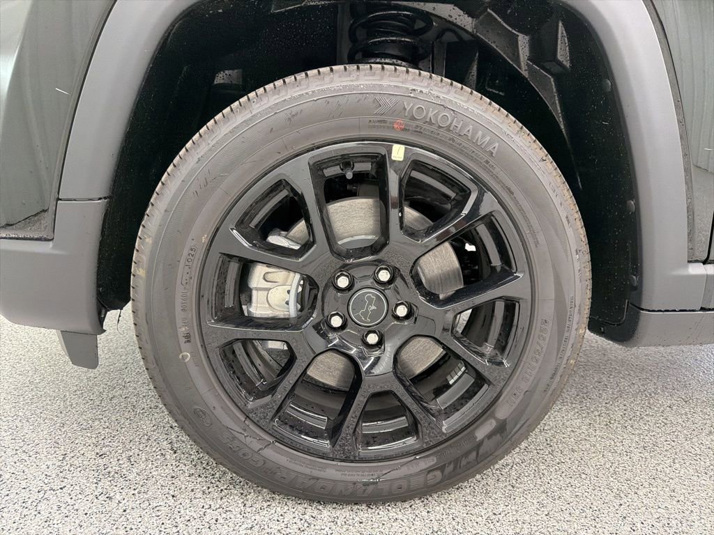 New 2026 Jeep Compass Latitude image 9