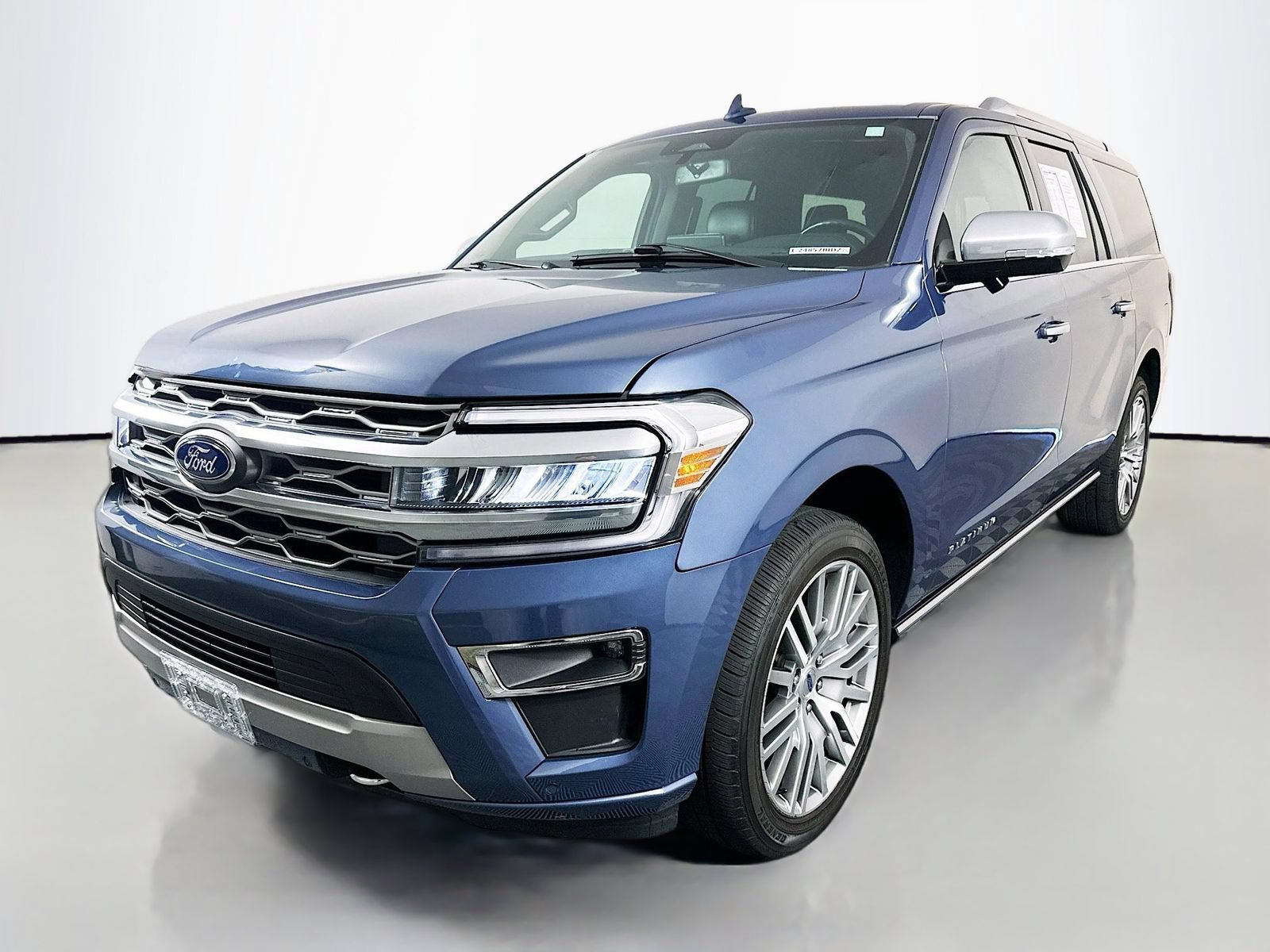 Used 2022 Ford Expedition Max Platinum AWD/4WD image 3
