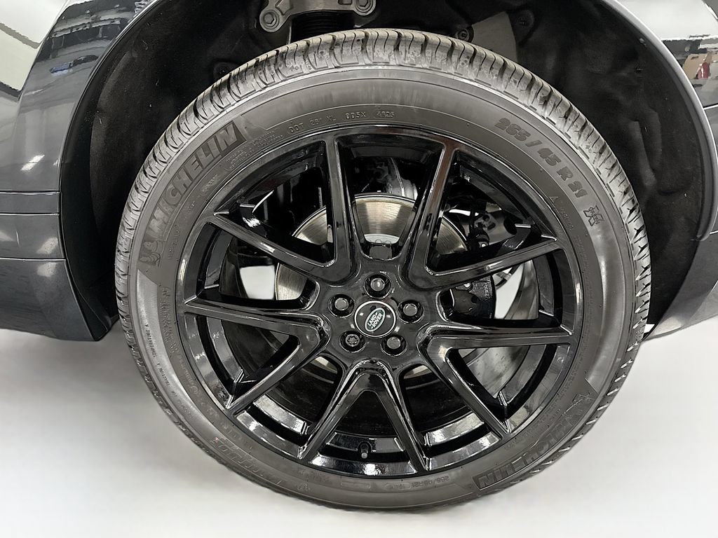 Certified 2026 Land Rover Range Rover Velar Dynamic SE AWD/4WD image 31