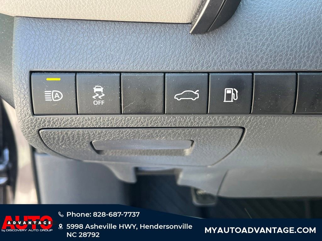 Used 2018 Toyota Camry LE w/ Protection Package (Q2) FWD image 21