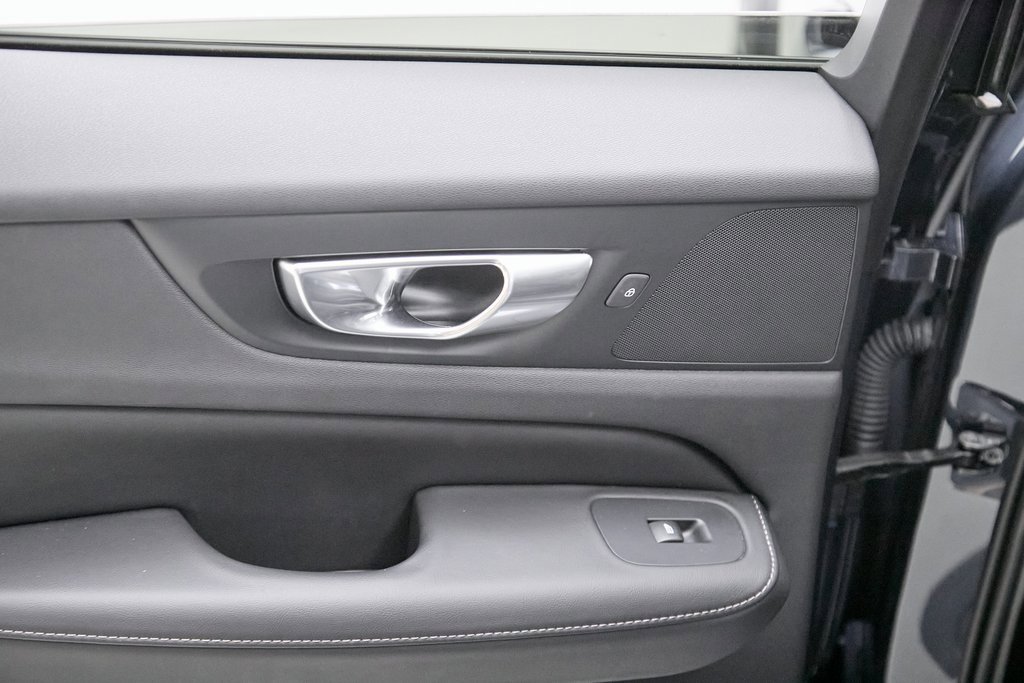 Certified 2024 Volvo V60 B5 Cross Country Ultimate image 21
