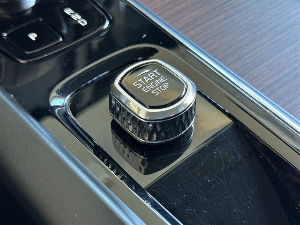 Certified 2023 Volvo XC60 B5 Plus image 22