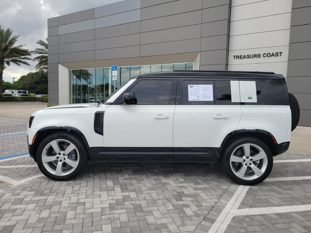 Certified 2024 Land Rover Defender 110 X-Dynamic SE AWD/4WD image 2