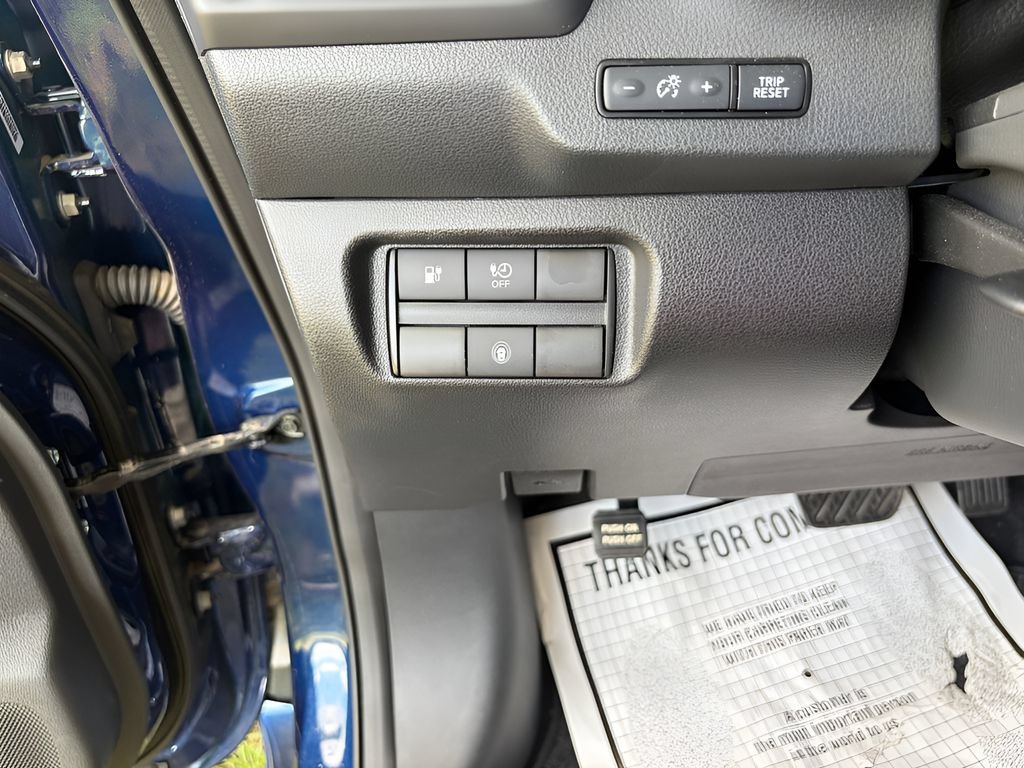 Used 2025 Nissan Leaf S FWD image 17