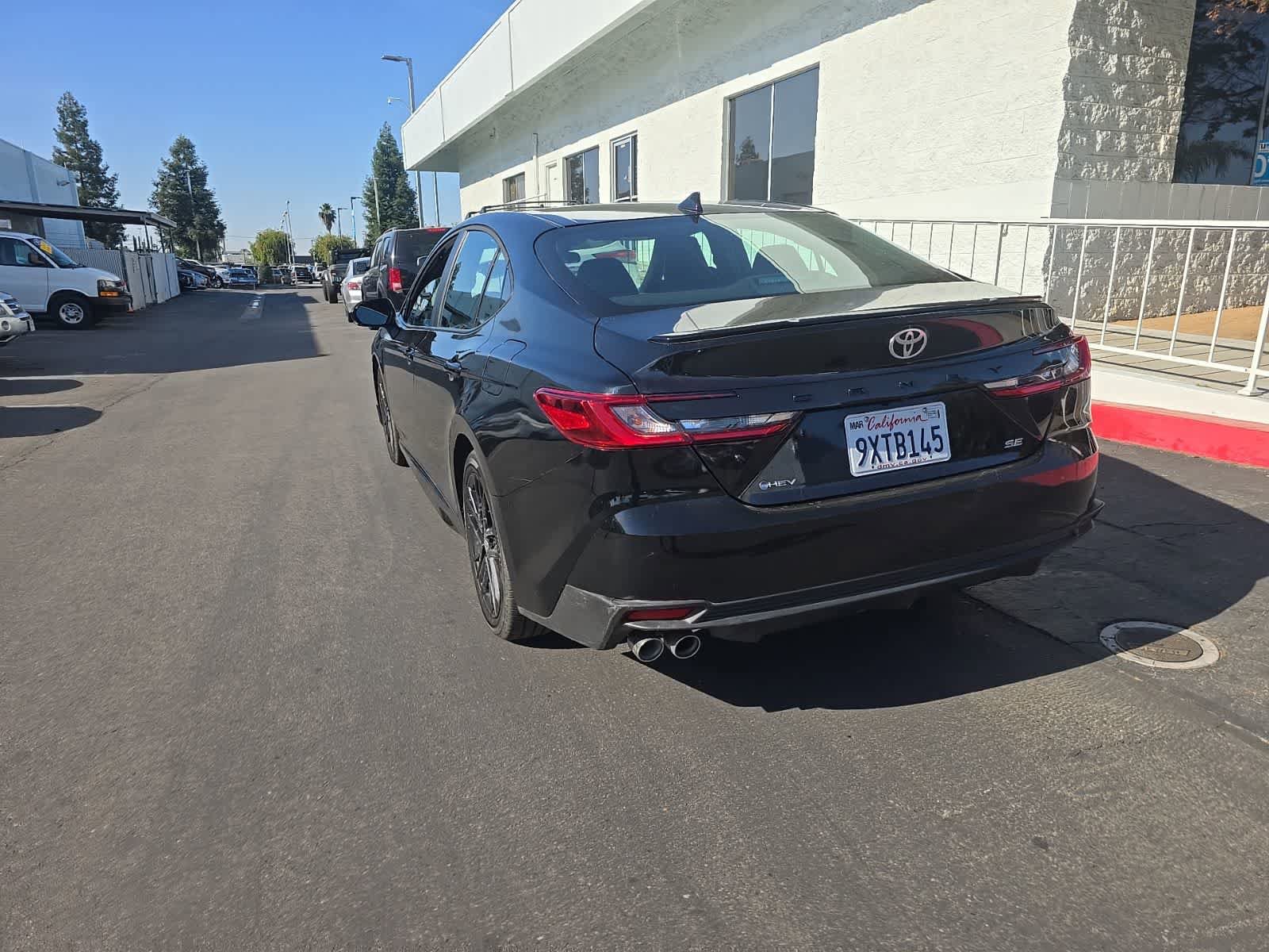 Used 2026 Toyota Camry SE FWD image 9
