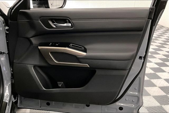 New 2025 Nissan Pathfinder Platinum w/ Lighting Package (N93) image 36