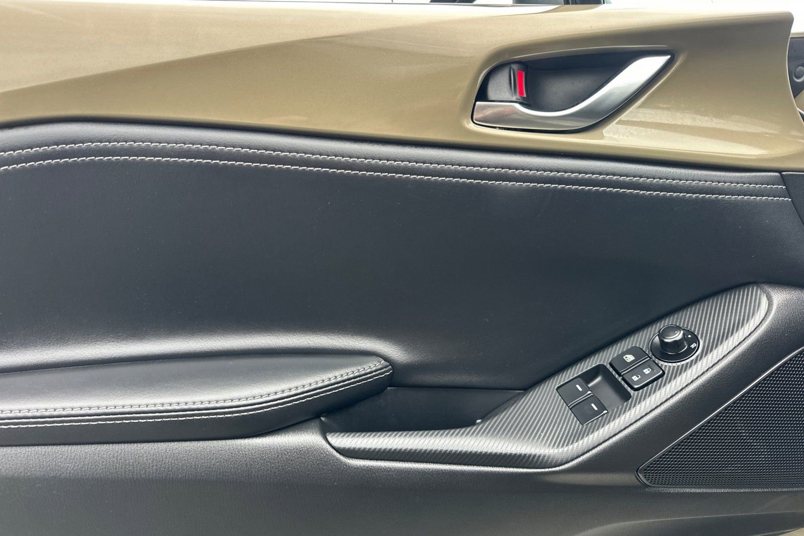 Used 2023 MAZDA MX-5 Miata Club w/ Weather Package image 9