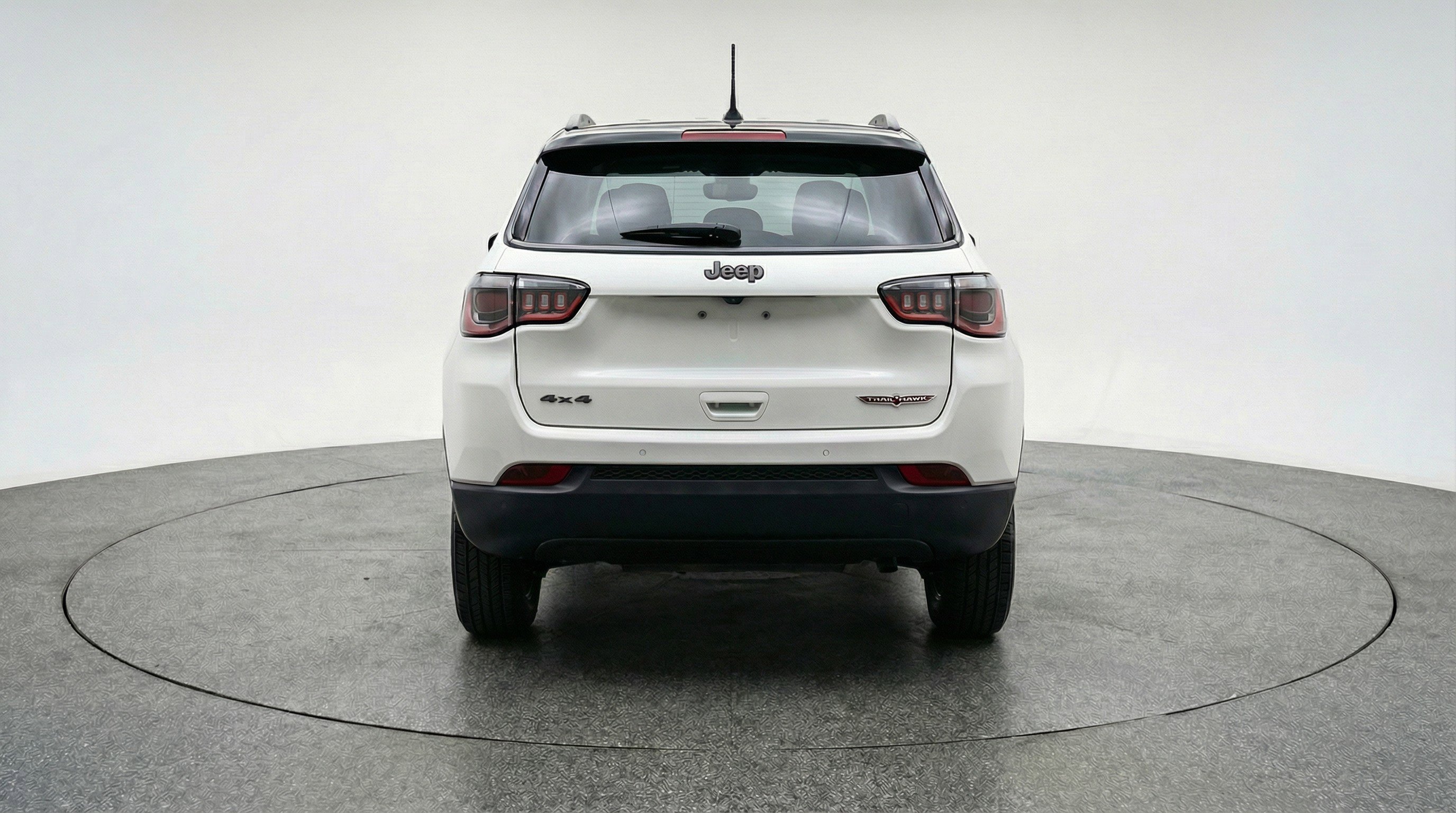 Used 2025 Jeep Compass Trailhawk image 7