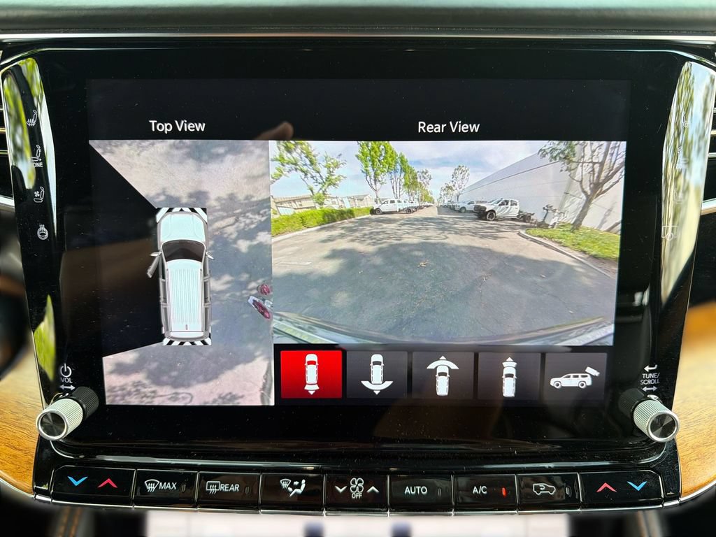 Used 2022 Jeep Grand Wagoneer Series III w/ Rear Seat Video Group 1 AWD/4WD image 24