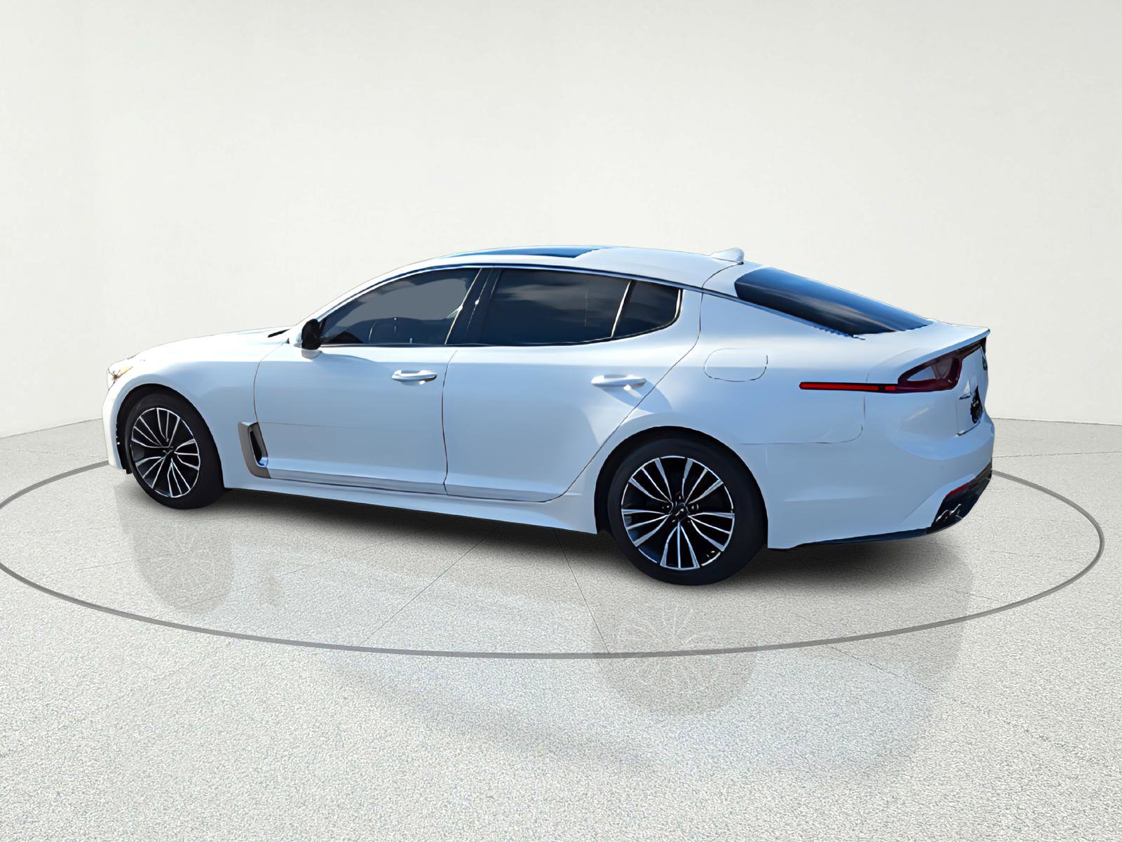 Used 2018 Kia Stinger Premium image 4