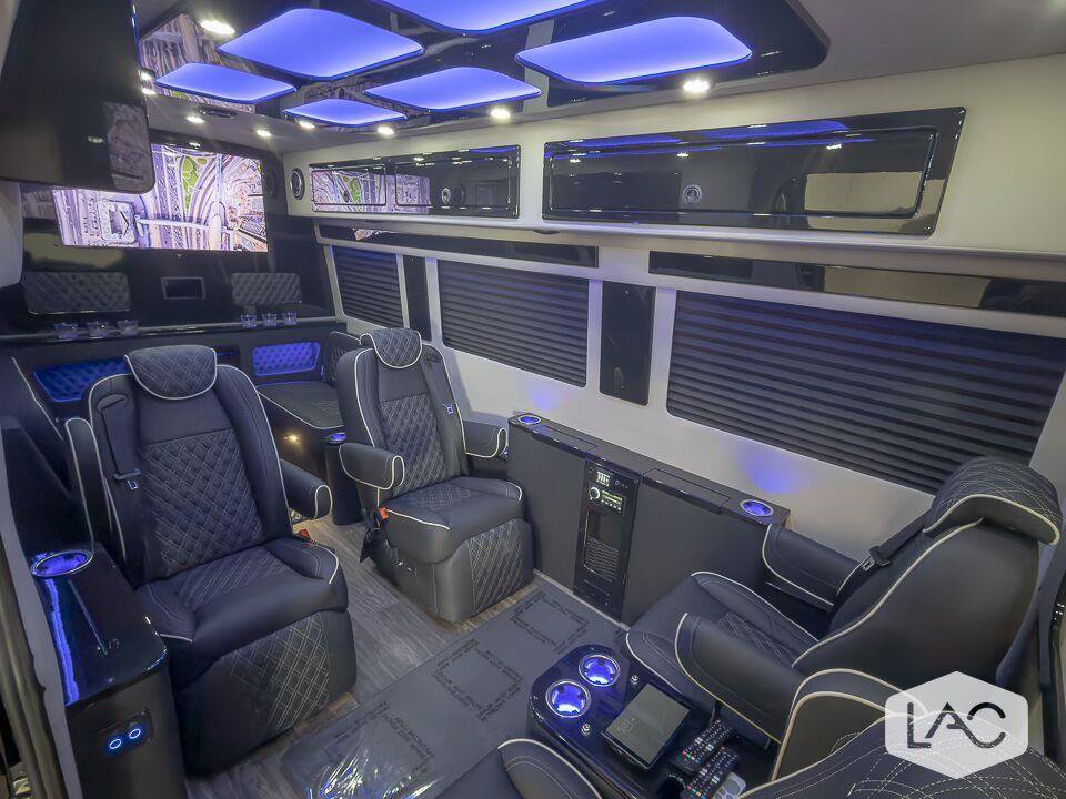 Used 2025 Mercedes-Benz Sprinter 3500 image 17