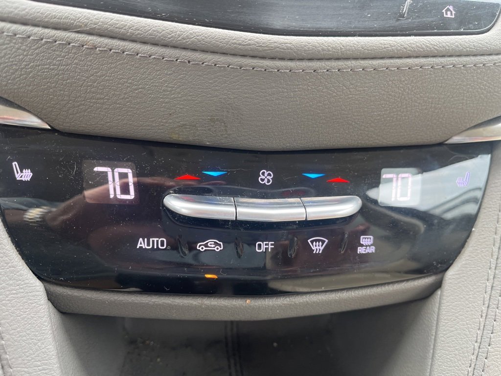 Used 2022 Cadillac XT5 Premium Luxury image 17