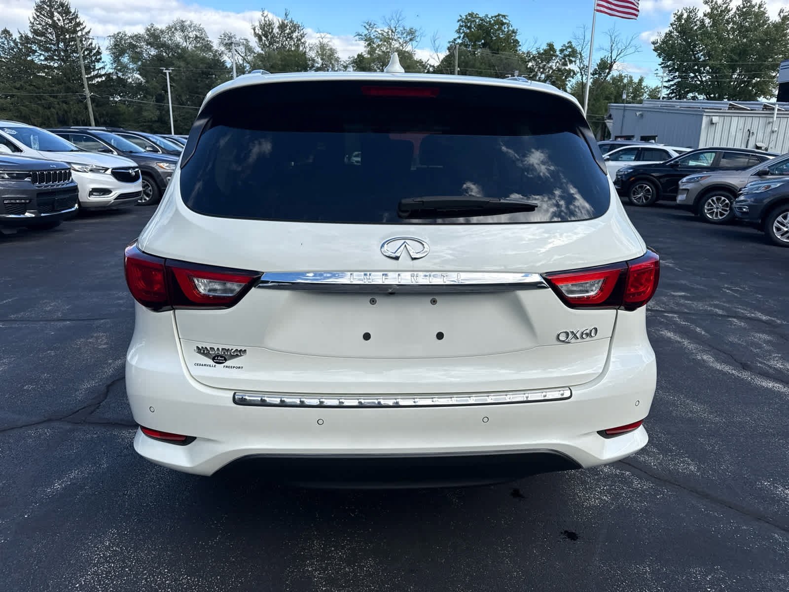 Used 2017 INFINITI QX60 Luxe w/ Premium Plus Package AWD/4WD image 4