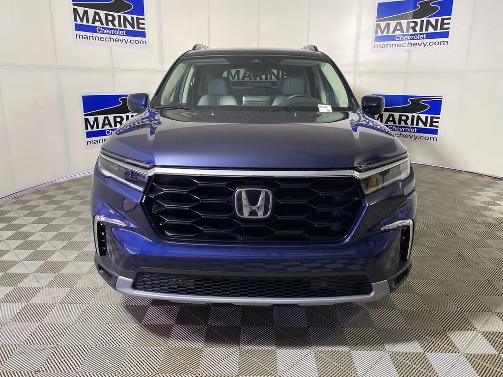 Used 2025 Honda Pilot Touring image 12