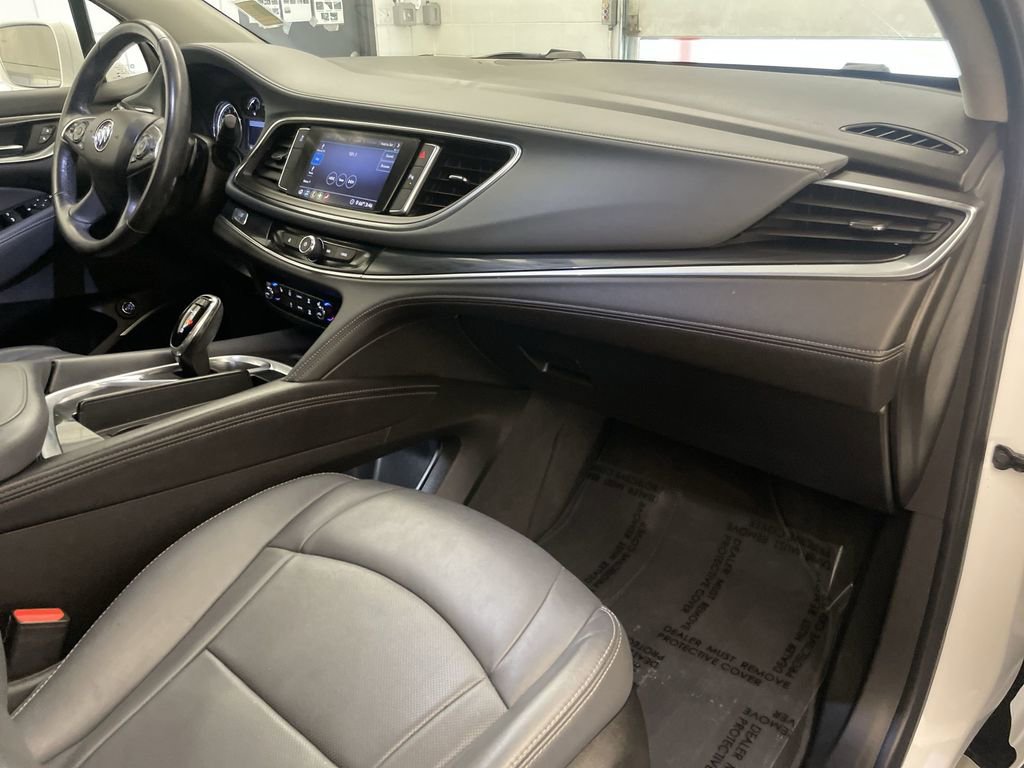 Used 2020 Buick Enclave Essence FWD image 21
