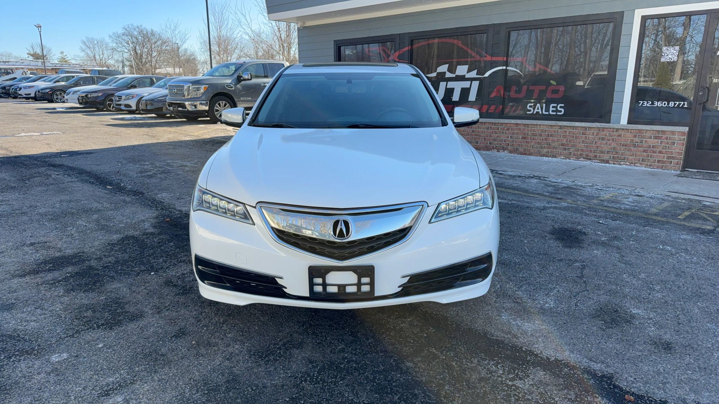Used 2016 Acura TLX image 2