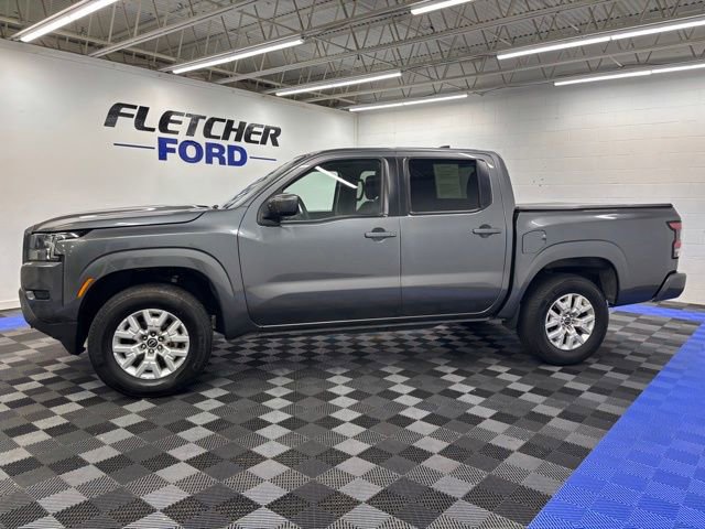 Used 2023 Nissan Frontier SV image 3