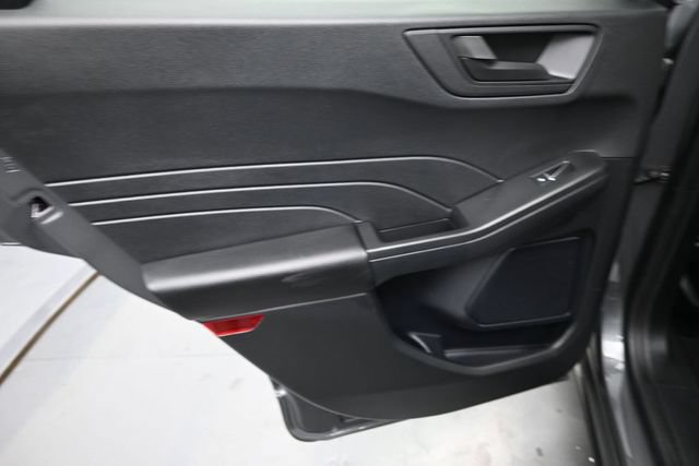 Used 2025 Ford Escape Active AWD/4WD image 13