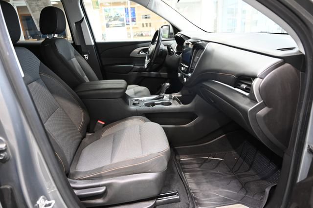 Used 2018 Chevrolet Traverse LT w/ LPO, Floor Liner Package image 10