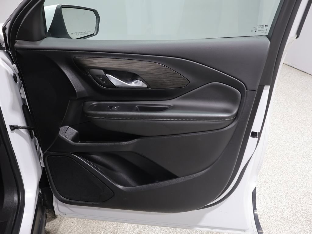 Used 2024 GMC Terrain SLT AWD/4WD image 23