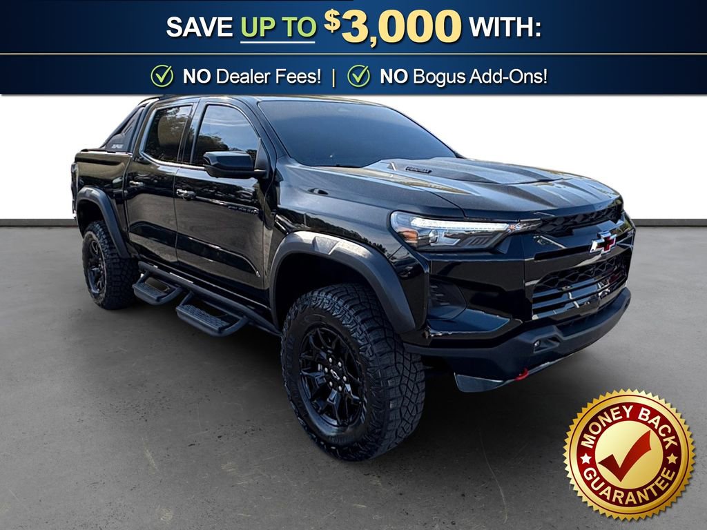 Used 2025 Chevrolet Colorado ZR2 w/ Midnight Edition image 10