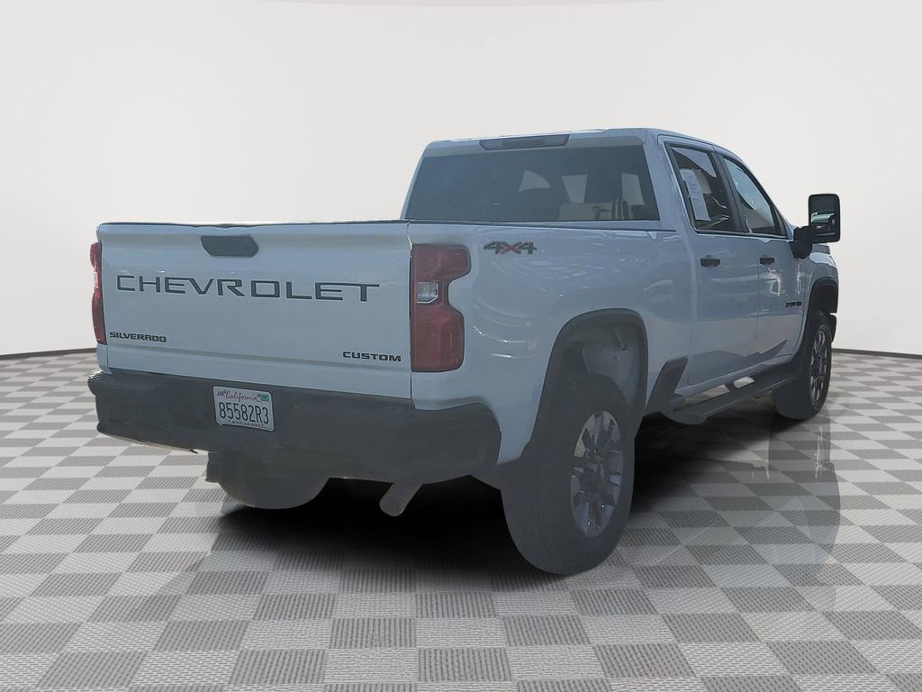 Used 2023 Chevrolet Silverado 2500 Custom w/ Custom Value Package image 3