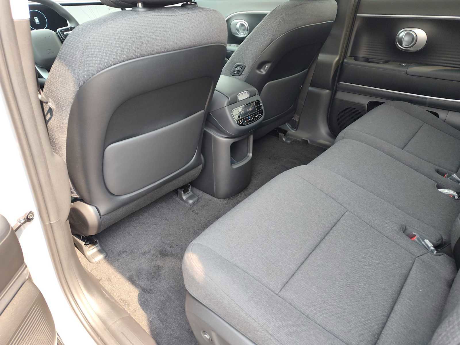 New 2026 Hyundai Ioniq 9 SE image 15