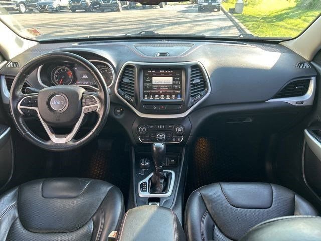 Used 2018 Jeep Cherokee Trailhawk w/ Quick Order Package 27L image 38
