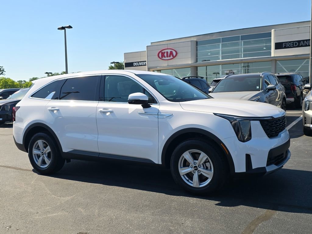 New 2026 Kia Sorento LX FWD image 1