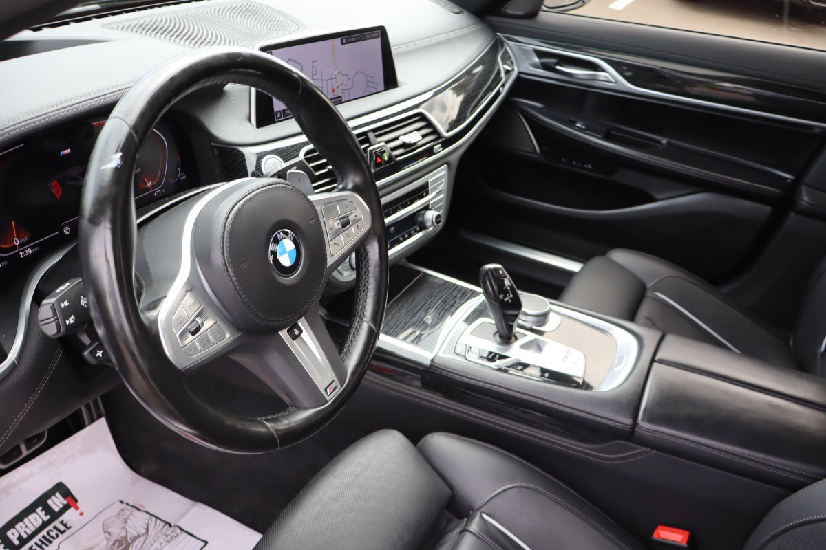 Used 2022 BMW 750i xDrive w/ Luxury Rear Seating Package AWD/4WD image 11