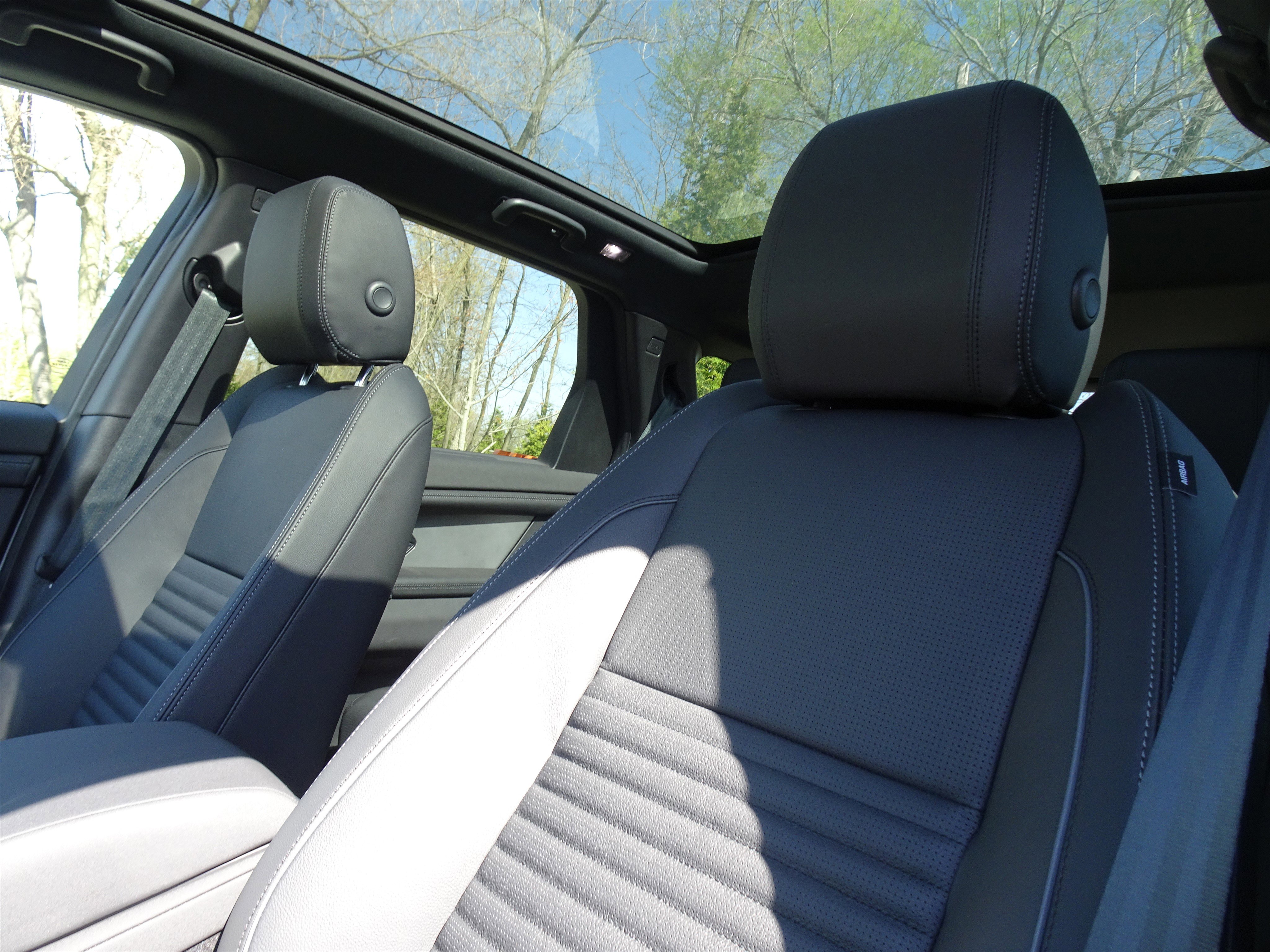 New 2025 Land Rover Discovery Sport Dynamic SE image 17