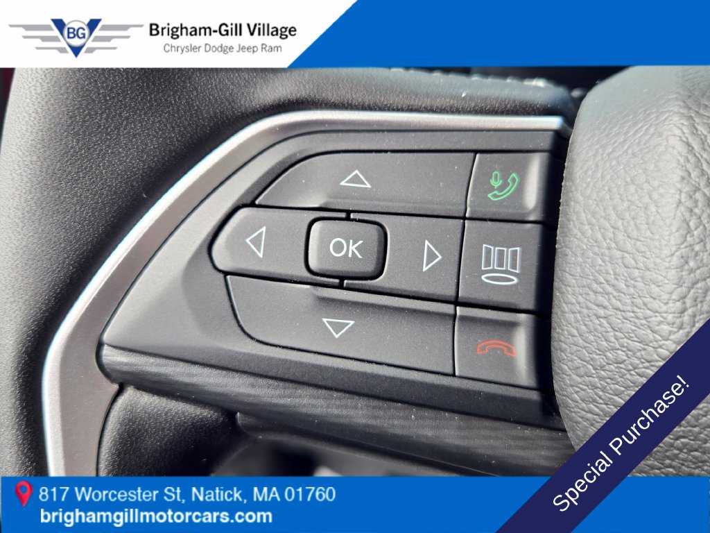 Used 2025 Jeep Grand Cherokee Altitude AWD/4WD image 15