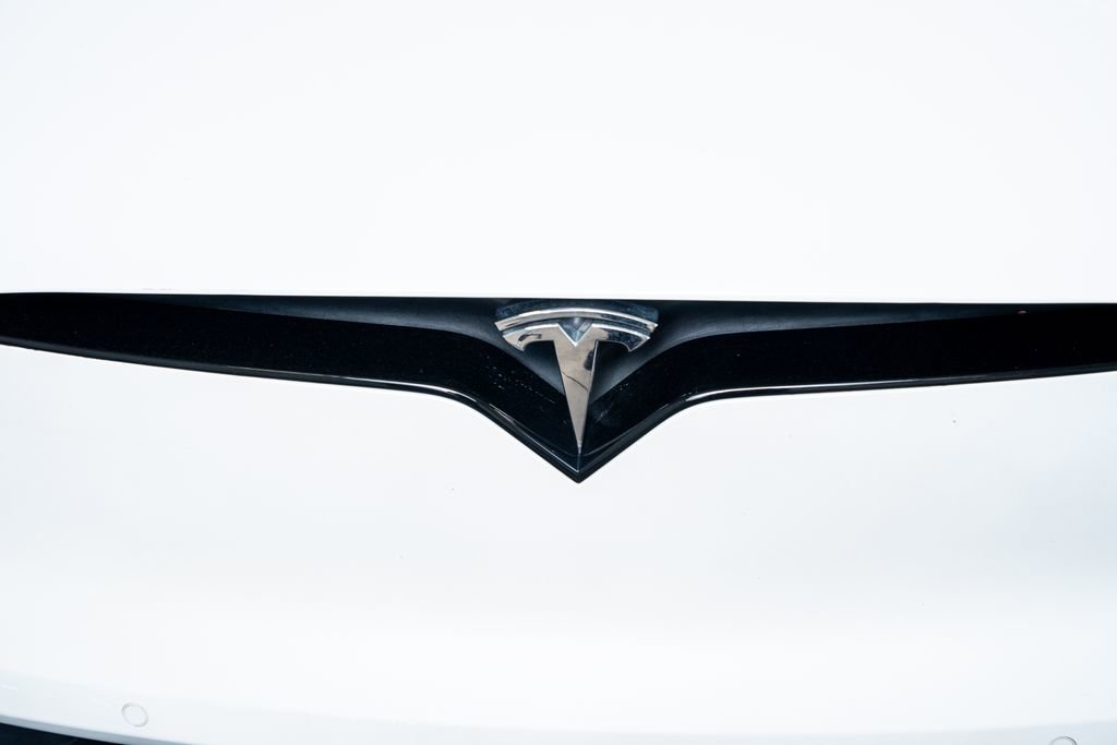 Used 2022 Tesla Model X Plaid image 16