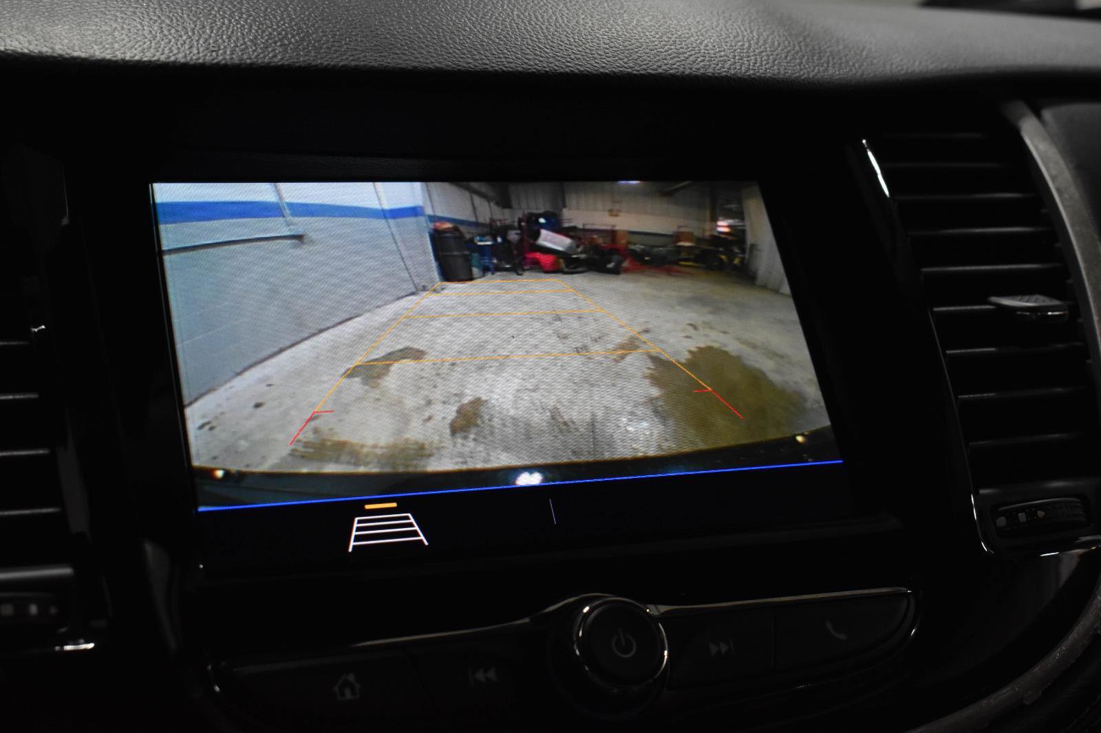 Used 2021 Chevrolet Trax LT w/ Redline Edition image 17