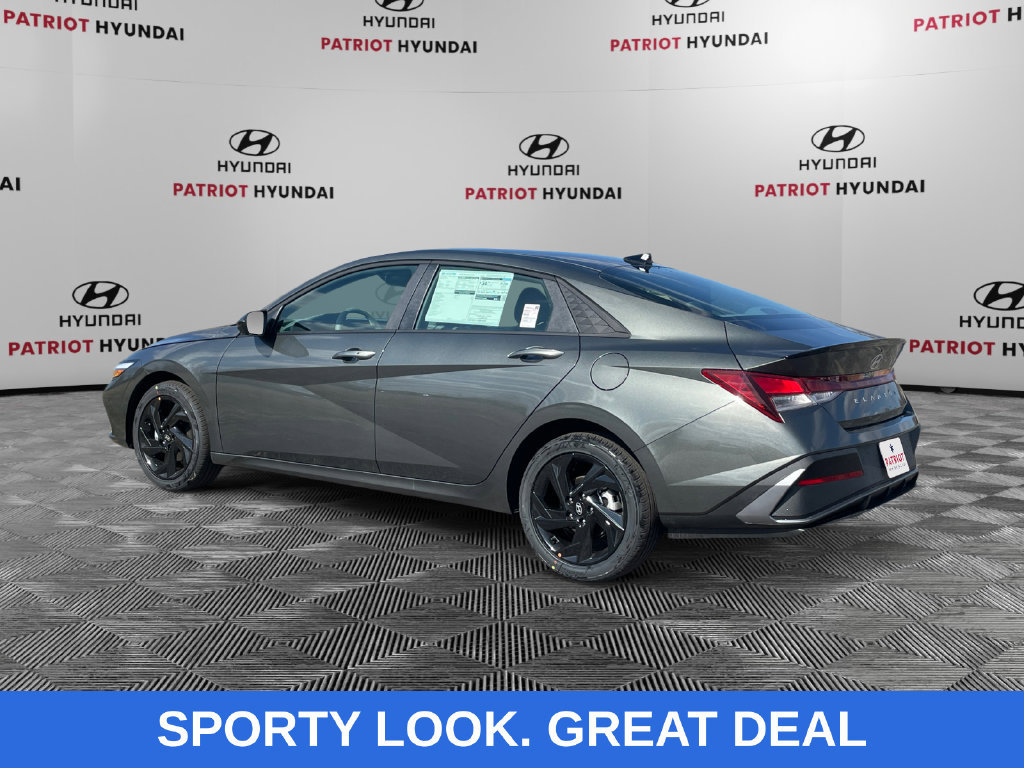 Used 2026 Hyundai Elantra Sport FWD image 5