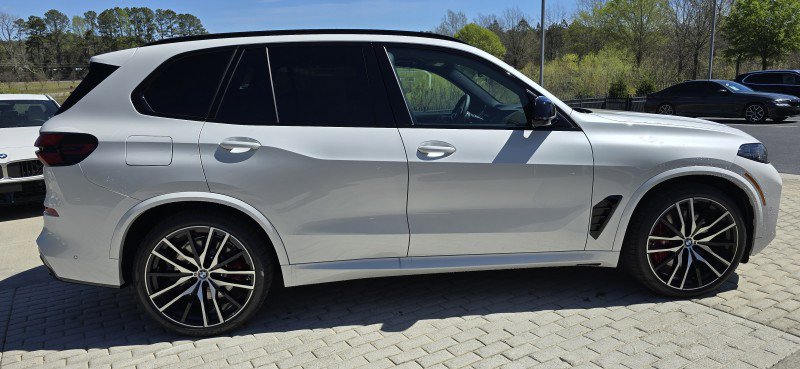 New 2026 BMW X5 M60i image 4