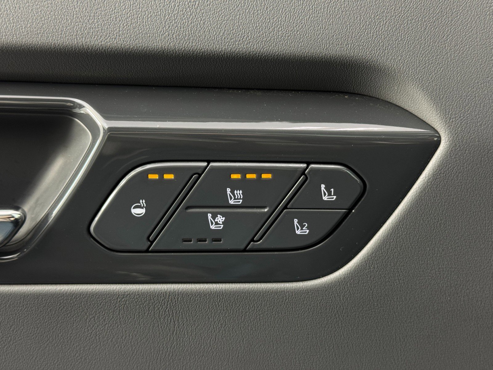 Used 2024 Kia EV9 Land image 18