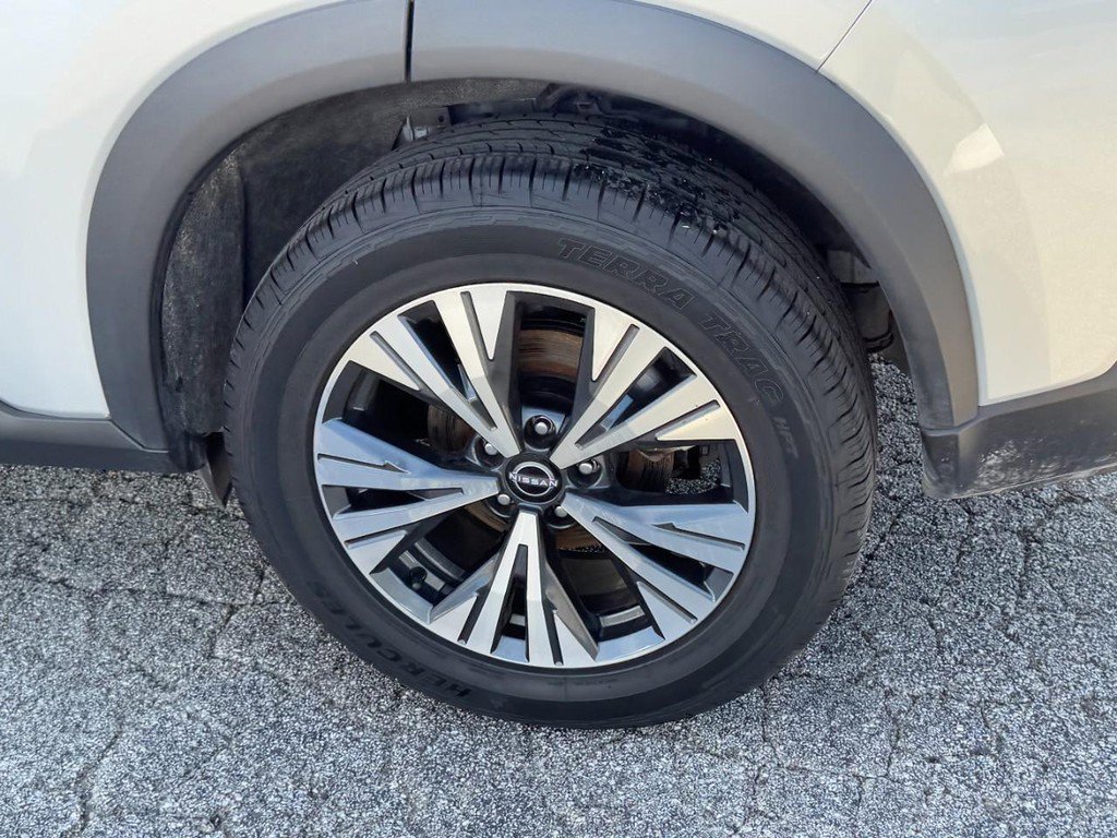 Used 2023 Nissan Rogue SV image 5