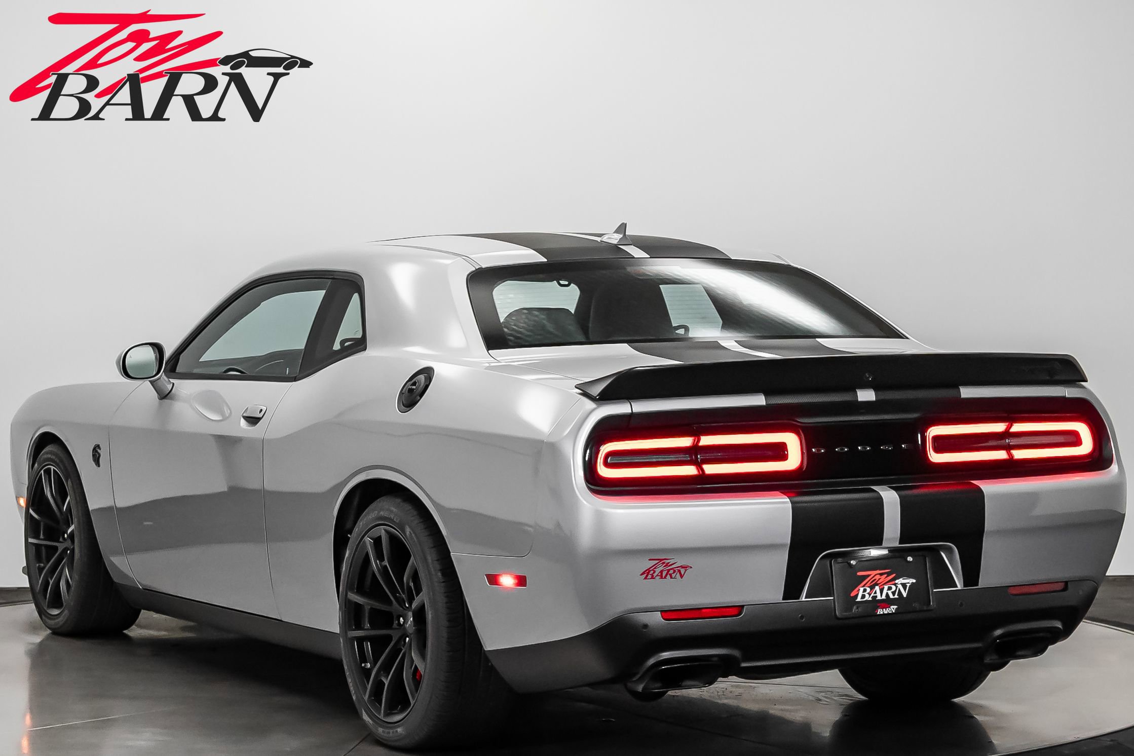 Used 2023 Dodge Challenger SRT Hellcat image 3