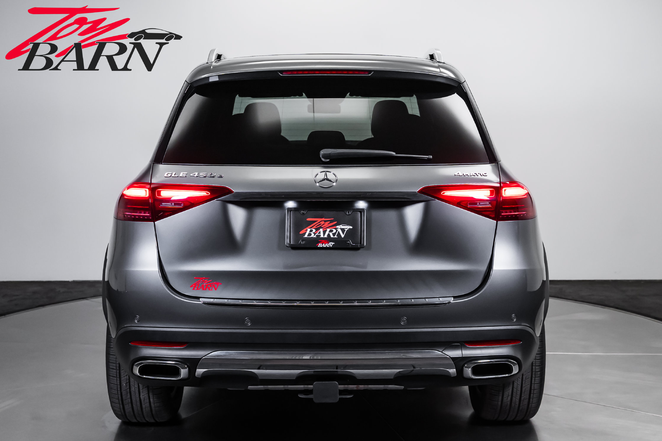 Used 2025 Mercedes-Benz GLE 450e 4MATIC w/ Driver Assistance Package image 4