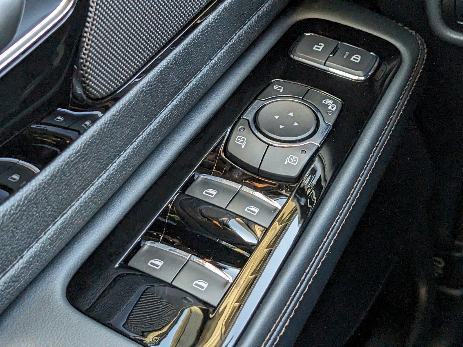 New 2025 Lincoln Aviator Reserve w/ Illumination Package image 28