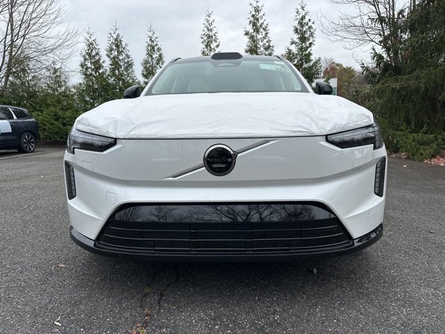 New 2025 Volvo EX90 Ultra image 2