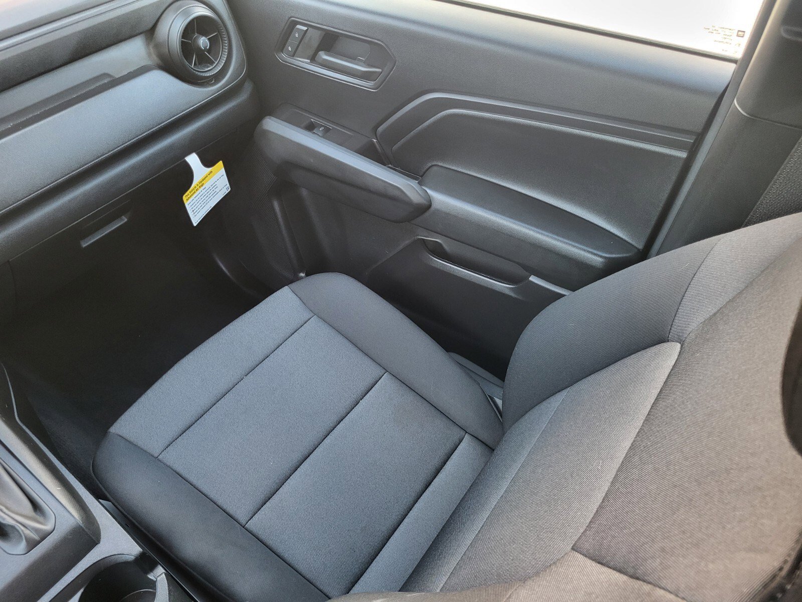 Used 2024 Chevrolet Colorado W/T image 16